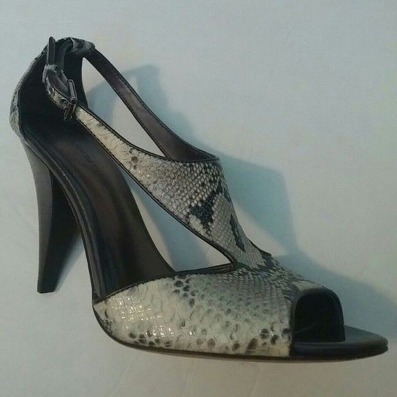 PHYTON SNAKE PRINT LEATHER SOLES PUMPS T STRAP OPEN TOE  WOMENS SIZE 8 - Picture 2 of 7